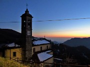 64 La chiesa di Catremerio nellla luce e nei colori del tramonto